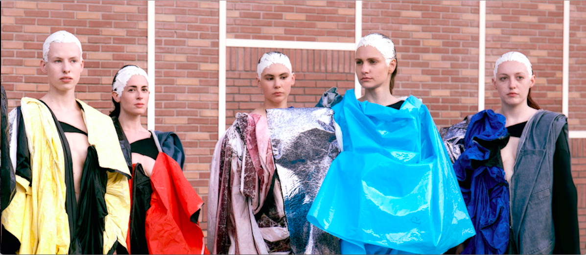 Yaroslav Glazunov (Lichting): “Ik droomde altijd om couturier te worden en heb nu in mijn ogen een soort van archaïsche vorm van couture gemaakt. Een vorm dat vrij is van design, vrij van menselijke gedachten.”